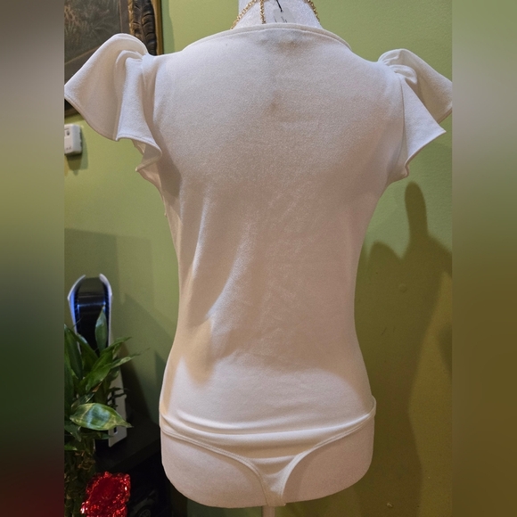 Express White Fitted Blouse . - Picture 2 of 3